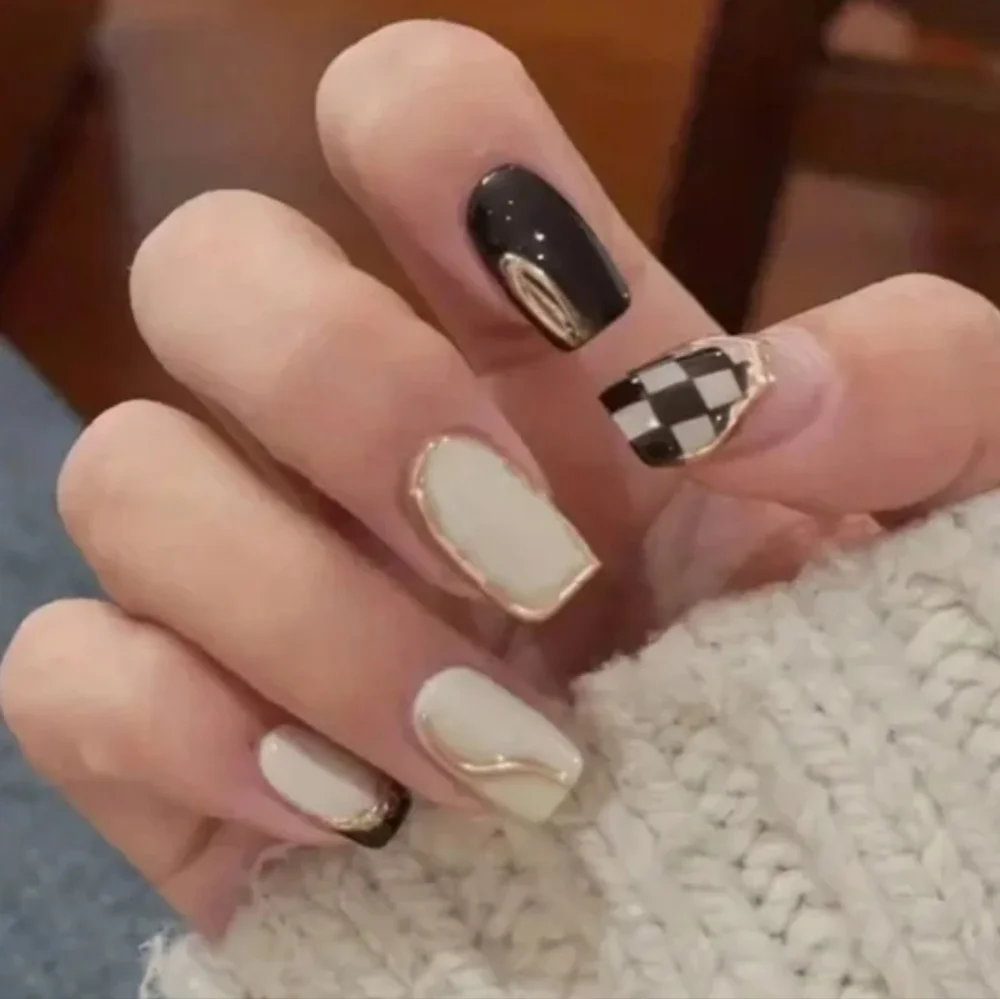 24 Pieces Fake Press On Nails